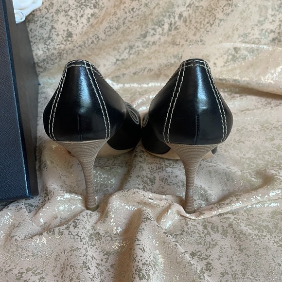 PRADA BLACK STITCH NAPPA DELAVE CLASSIC HEELS! - Picture 6 of 6
